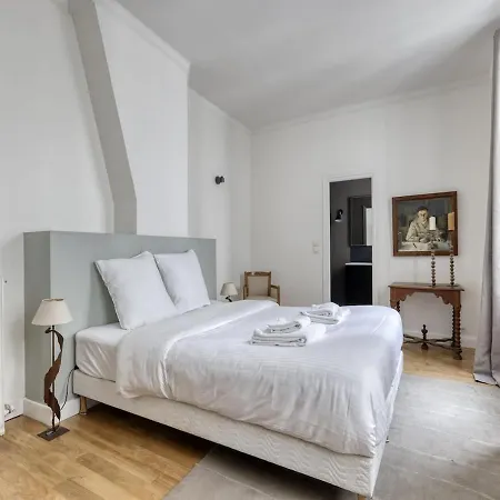 Apartament Spacious Typical Parisian Flat - Le Marais