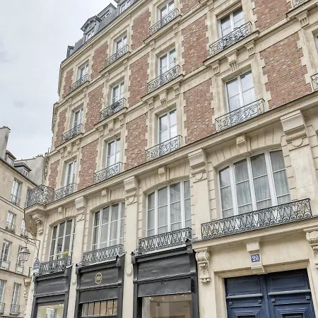 Spacious Typical Parisian Flat - Le Marais *